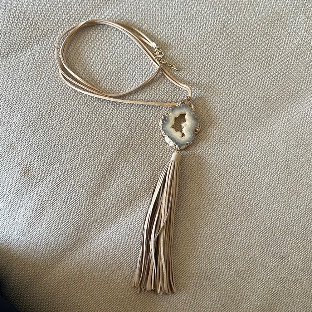 Leather and fringe necklace with stone